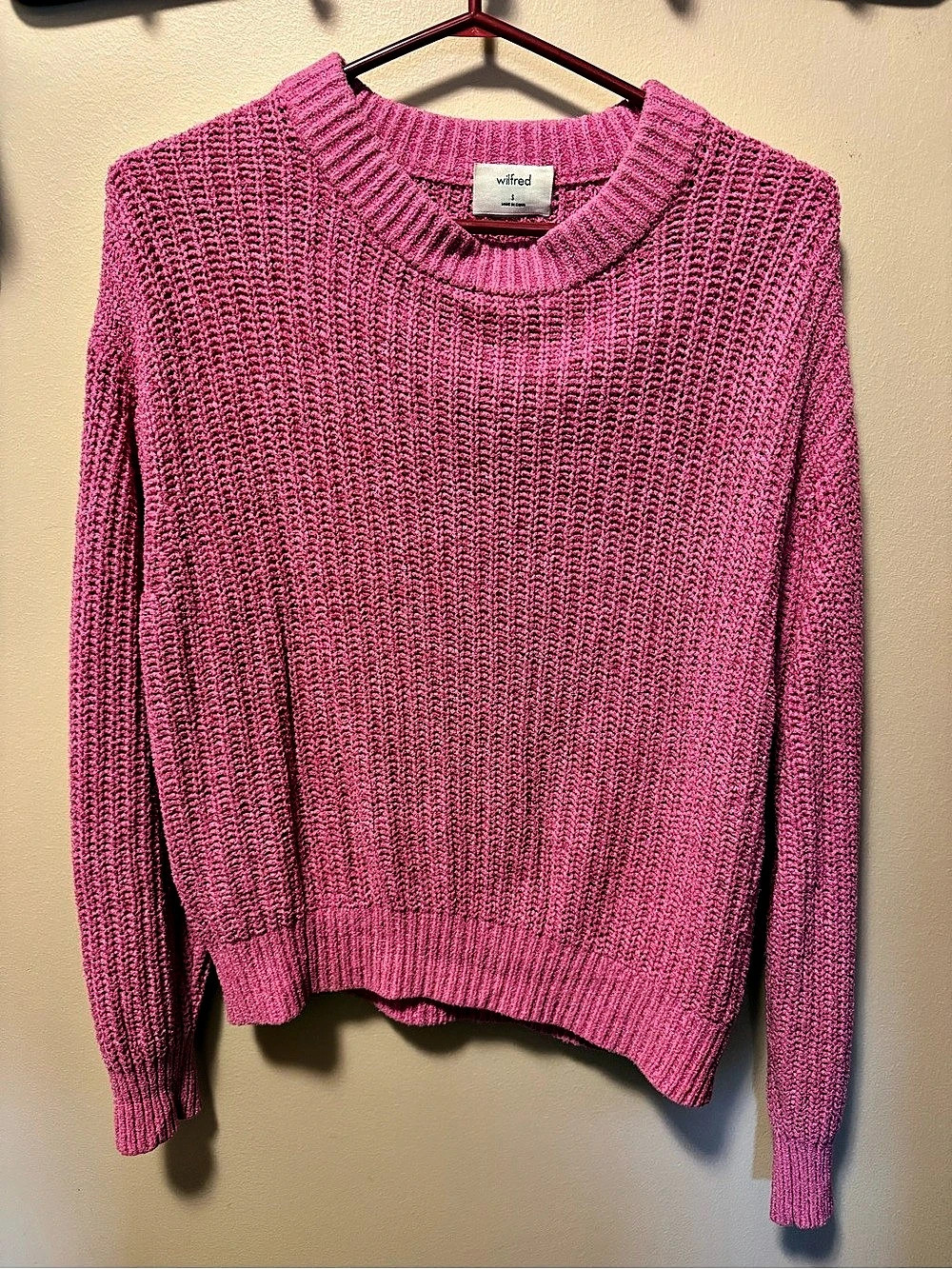 v Pink Crew Neck Sweater Like New